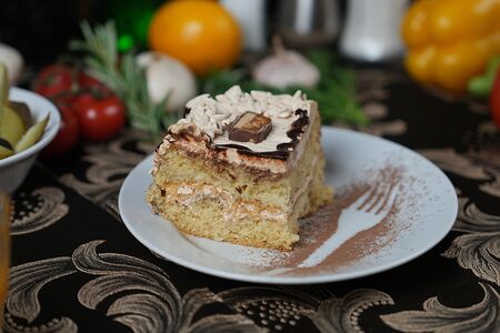 Торт сникерс