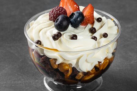 Трайфл Сникерс