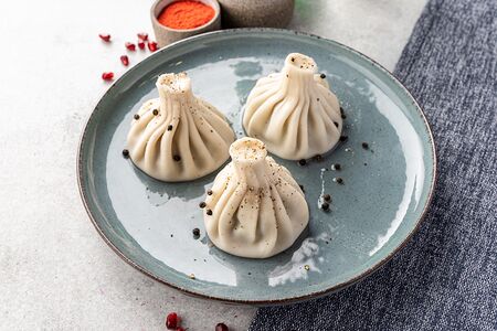 Хинкали с бараниной и говядиной