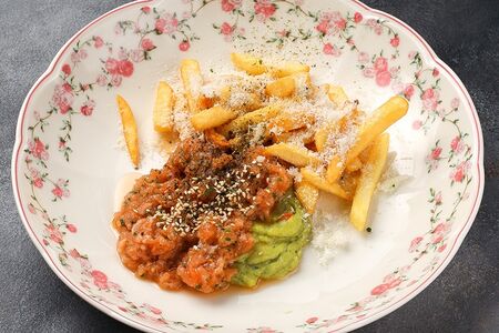 Тартар из лосося с гуакамоле