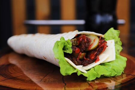 Двойной Чизбургер ролл