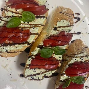 Բրուսկետա լոլիկով