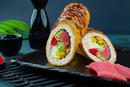 Ролл гигант со свежим тунцом