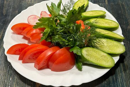 Нарезка из свежих овощей