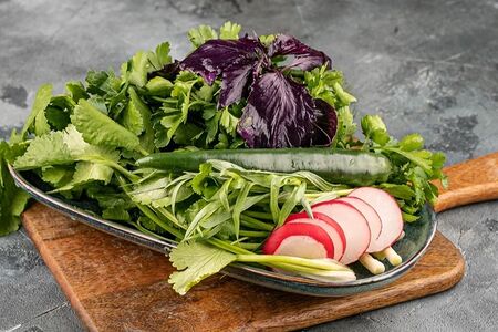 Ассорти из свежей зелени