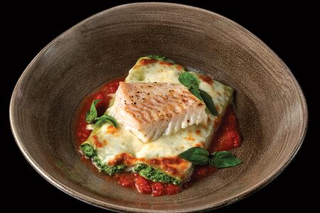 Филе трески с каннеллони со шпинатом