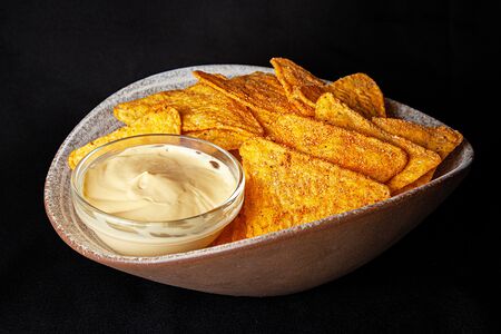 Начос с сырным соусом
