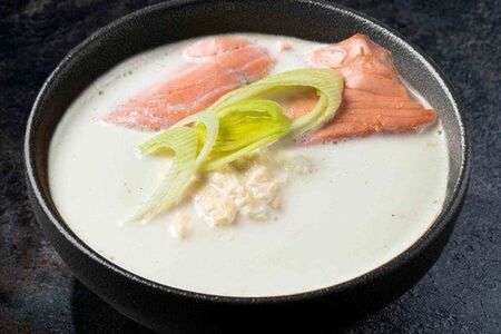 Сливочный суп с лососем