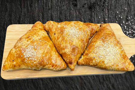 Самса с говядиной (треугольная)