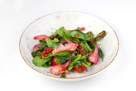 Салат с муксуном, картофелем бейби и красной икрой