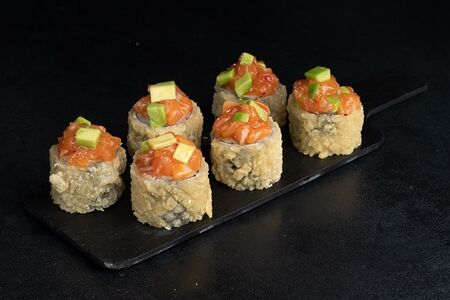 Аяка с лососем