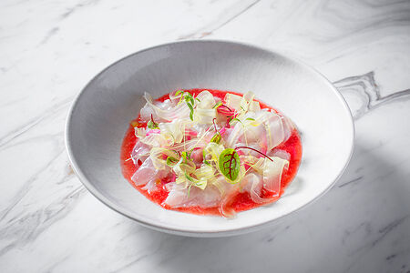 Севиче из сибаса с томатами и юдзу