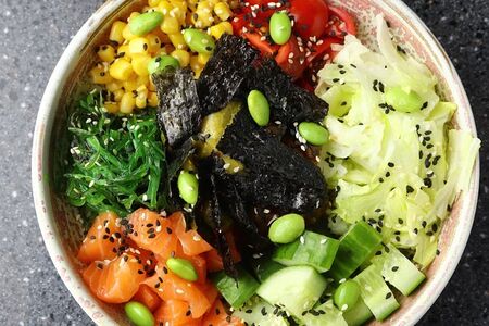 Поке с лососем