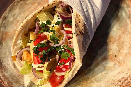 Гирос с курицей и картофелем