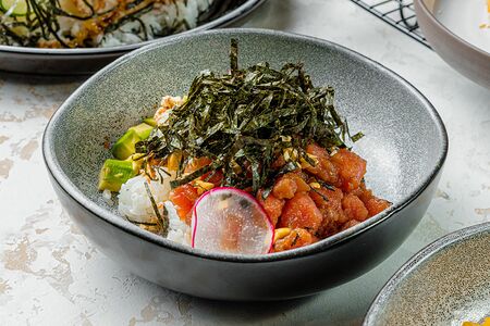 Поке с тунцом