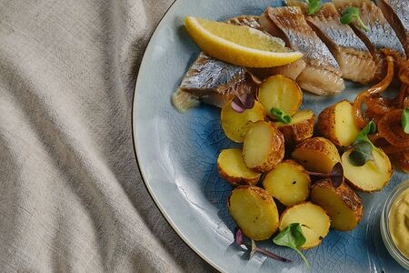 Атлантическая сельдь с картофелем