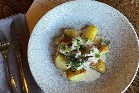 Жареный картофель бэби с лисичками