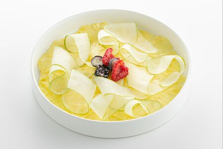 Карпачо с ананасом и тархуном