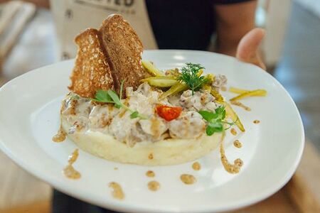 Бефстроганов из телячьей вырезки с пюре