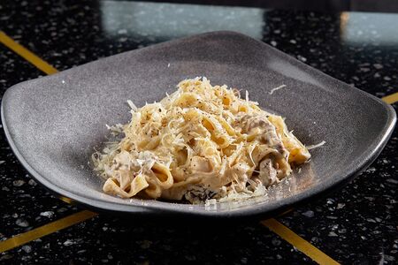 Тальятелле с говядиной и белыми грибами