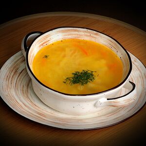 Ароматный бульон с курицей и лапшой