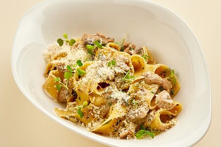 Папарделле с цыпленком и грибами