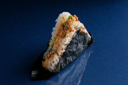 Онигири с угрем