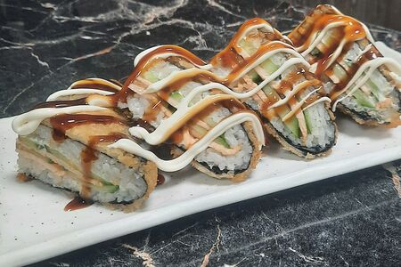 Ролл Онигири горячий