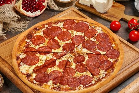 Пицца пепперони большая