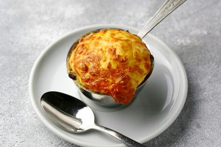 Жульен грибной в кокотнице