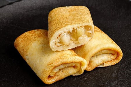 Блинчики с яблоком и корицей