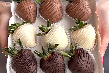 Клубника в шоколаде дизайн №7