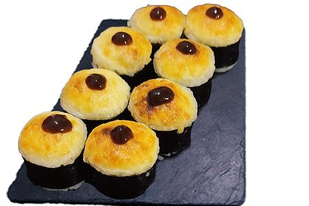 Запеченный ролл с лососем