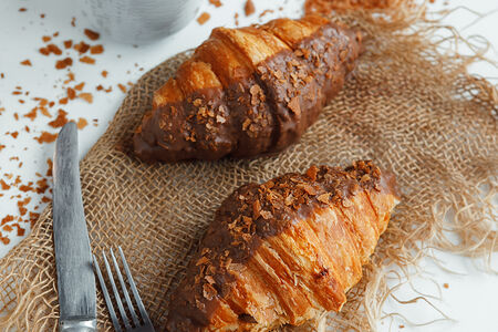 Круассан шоколадный