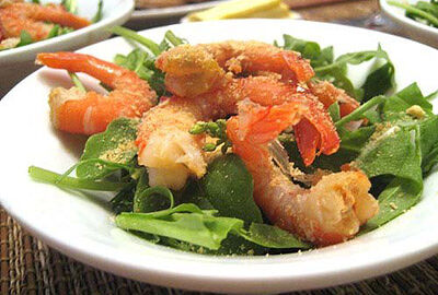 Руккола с тигровыми креветками