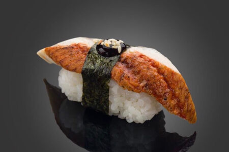 Суши с угрём
