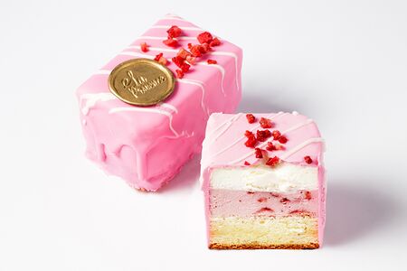 Клубничное йогуртовое пирожное