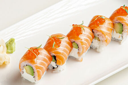 Ролл Лосось, красная икра, авокадо