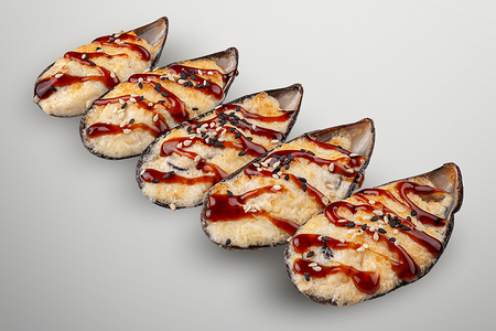 Мидии с соусом спайси