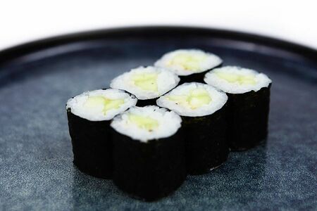 Ролл с огурцом