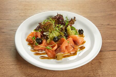 Форель шеф-посола с соусом гравлакс