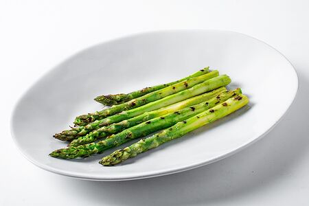 Спаржа на гриле