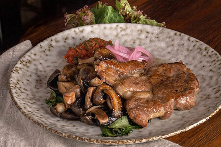 Стейк из свинины
