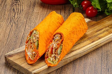 Шаурма в сырном лаваше