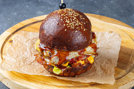 Бургер с яйцом и беконом XXL