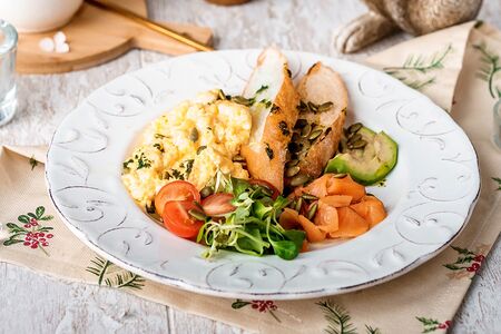 Скрембл с лососем