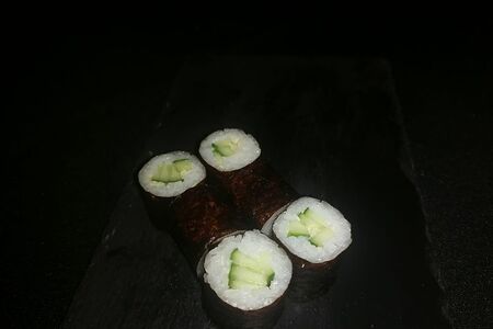 Огурец маки