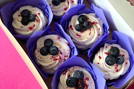Ванильные капкейки с голубикой