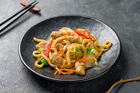 Лапша удон с курицей