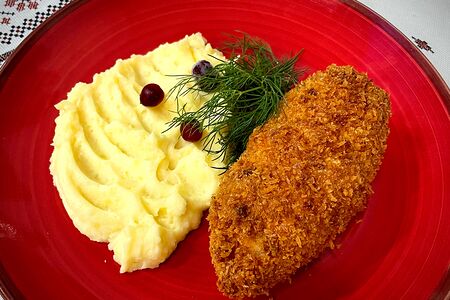 Котлета по-киевски с картофельным пюре